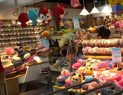 服装销售 日用百货中的黄金赛道，多元创业机会探析